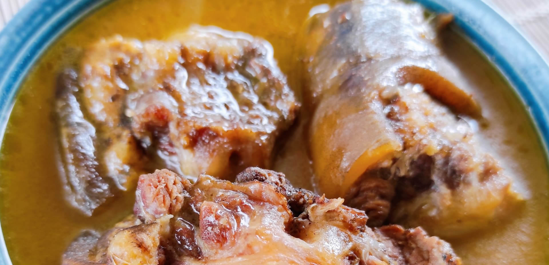 beef broth / Cow soup