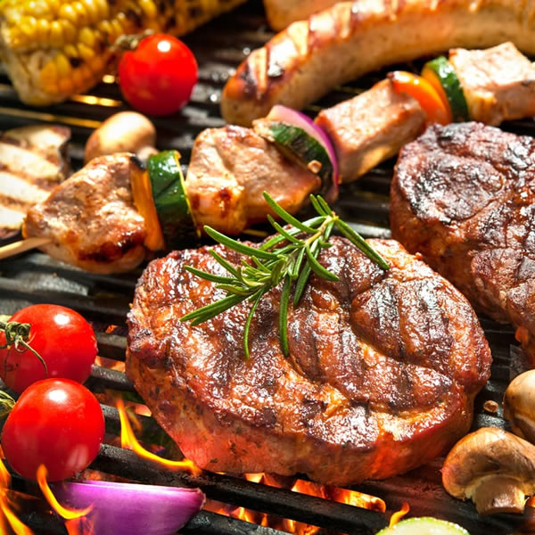 Grillades : sauccisses grillées, porc braisé, roasted fish... 